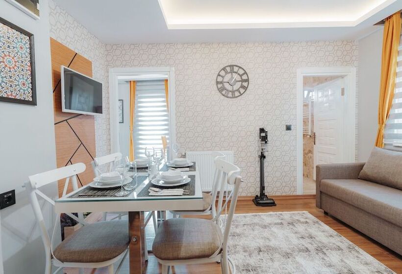 Umut Apartments