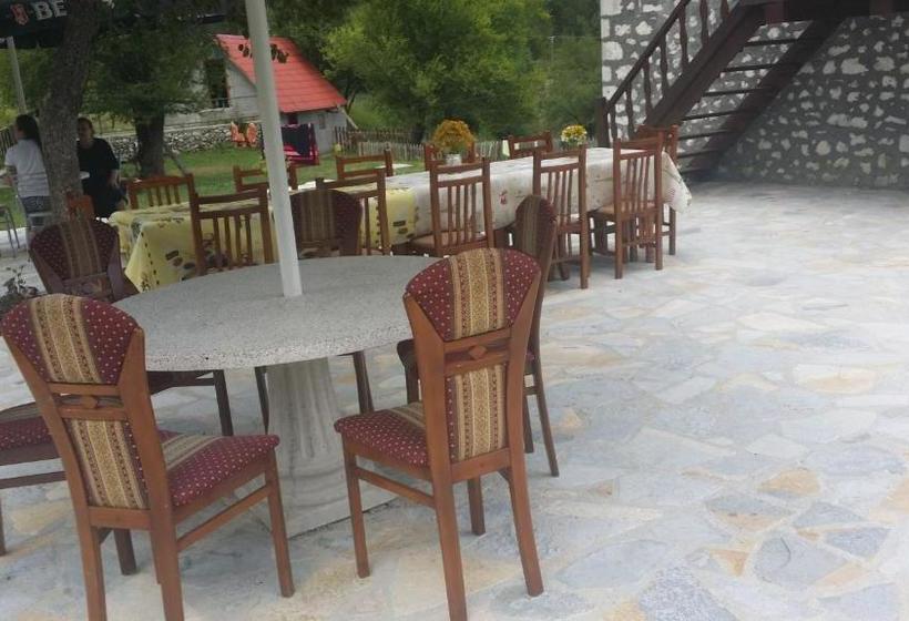 Pensão Kulla Pracja Theth