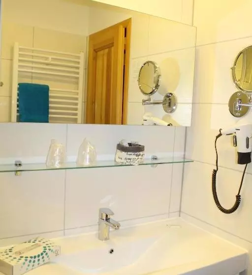 Hotelli Fischer Café Land