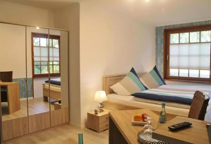 Hotelli Fischer Café Land