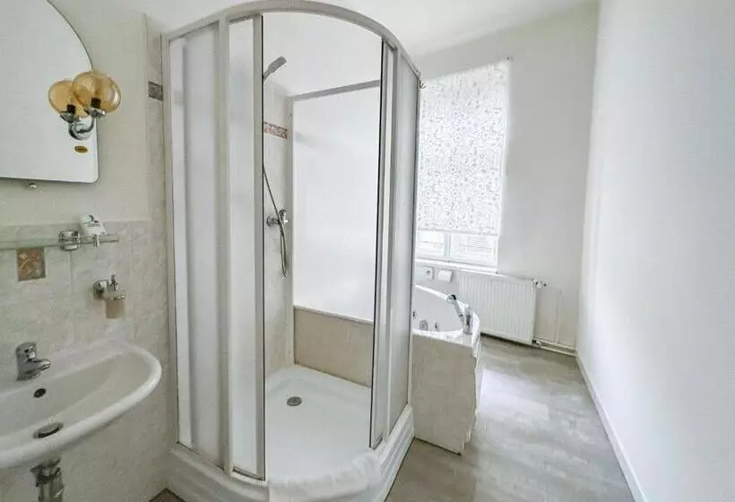 هتل Růžek