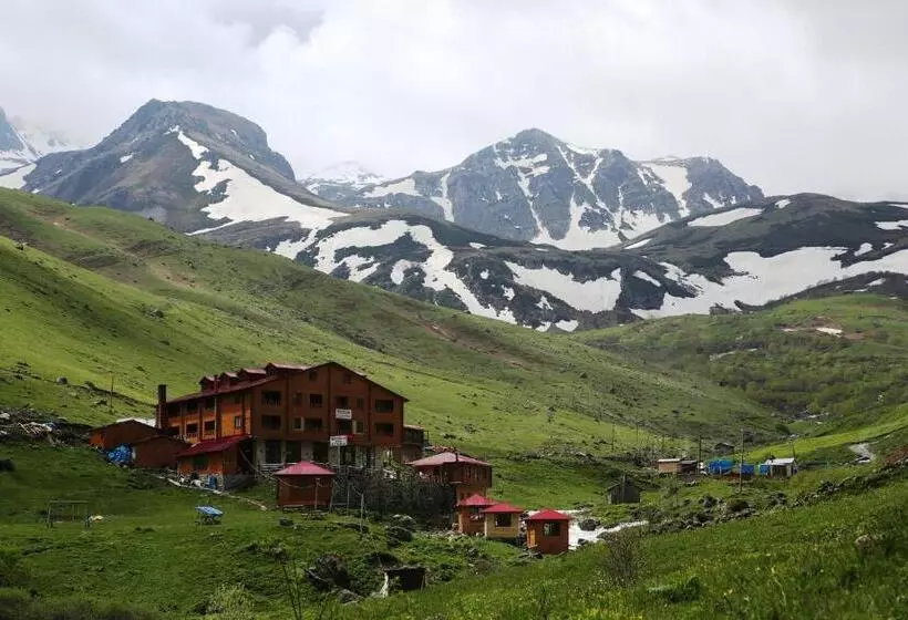Yedigoller Hotel & Restaurant