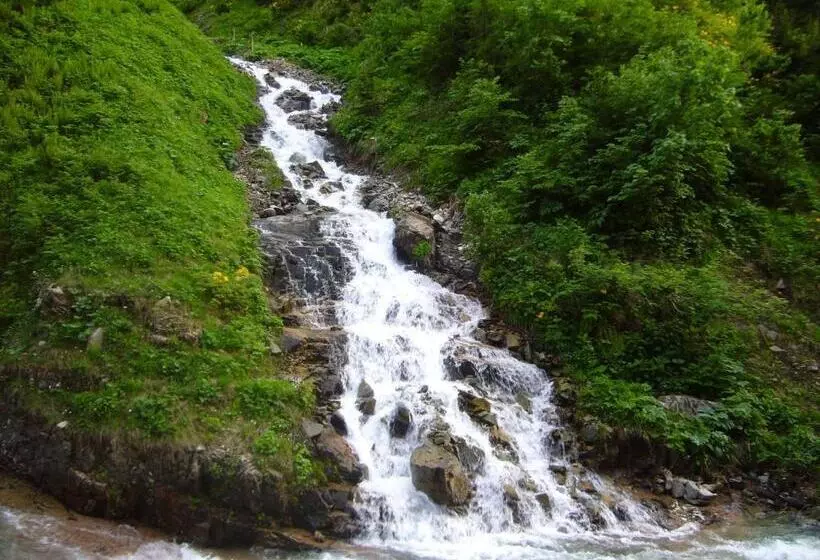 Yedigoller Hotel & Restaurant