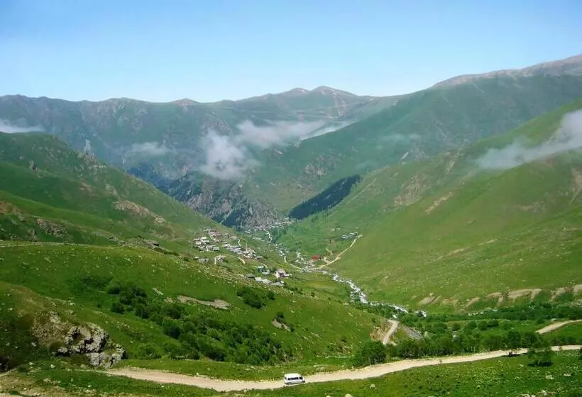 Yedigoller Hotel & Restaurant