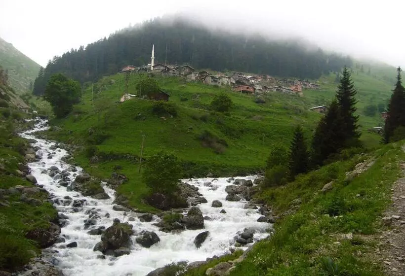 Yedigoller Hotel & Restaurant