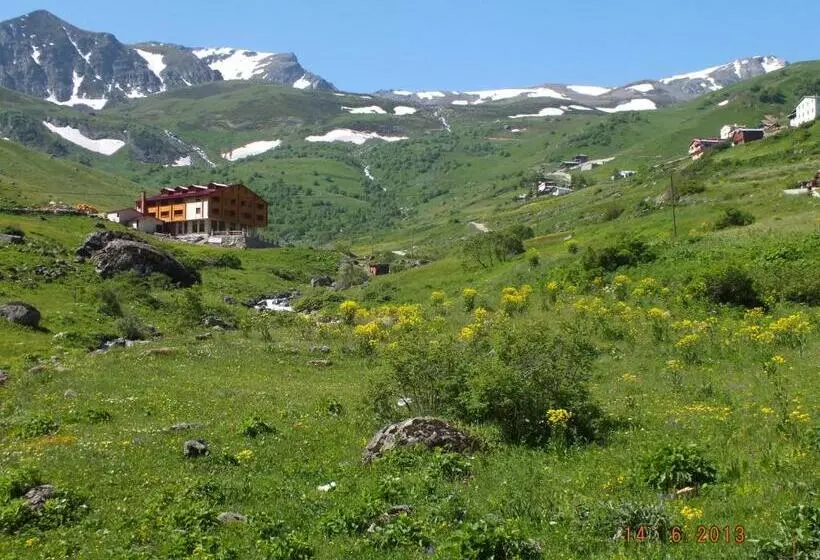 Yedigoller Hotel & Restaurant