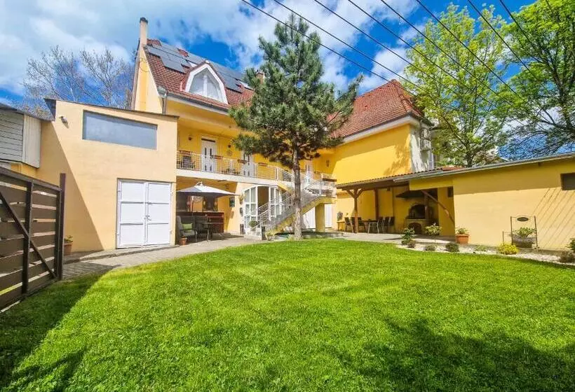 Majatalo Weinberger Vendégház