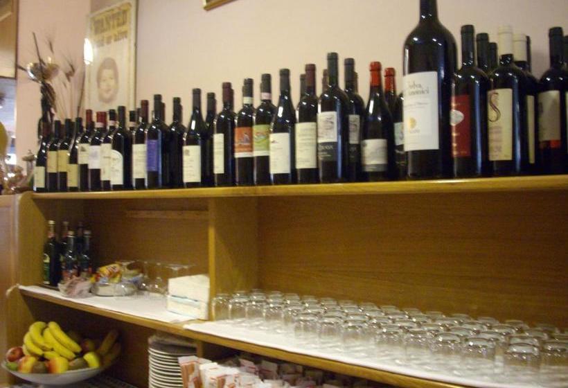 فندق Ristorante Albergo Roma