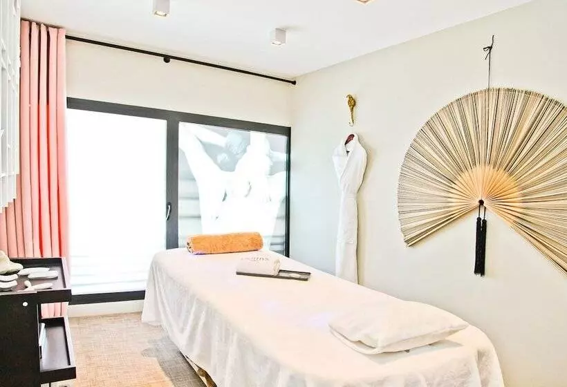 هتل La Villa Port D Antibes & Spa