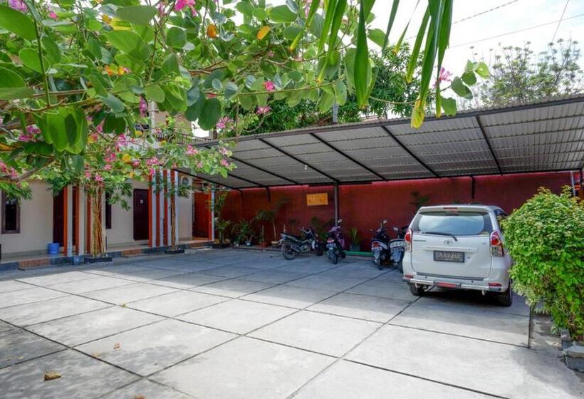 فندق Reddoorz Near Mutiara Sis Al Jufrie Airport Palu