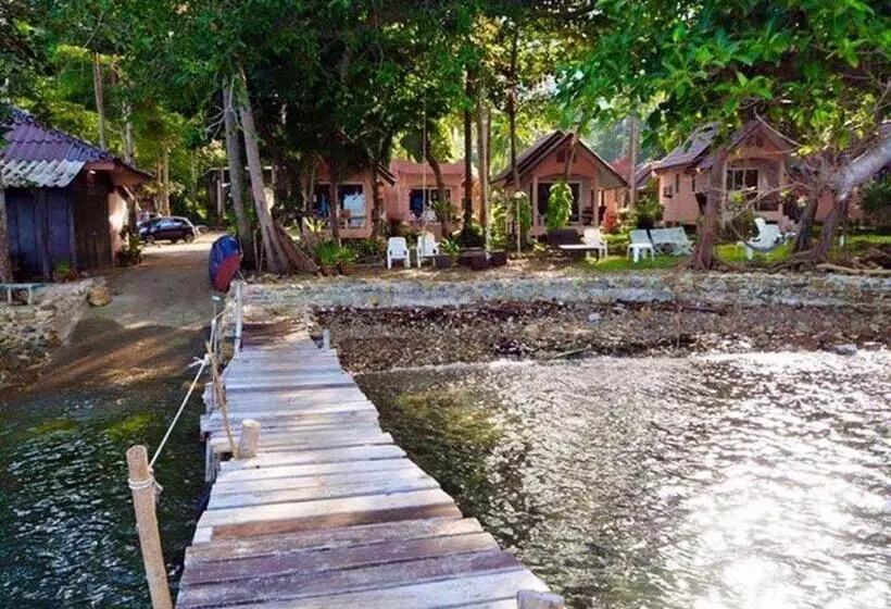 Hotelli Sea Flower Resort