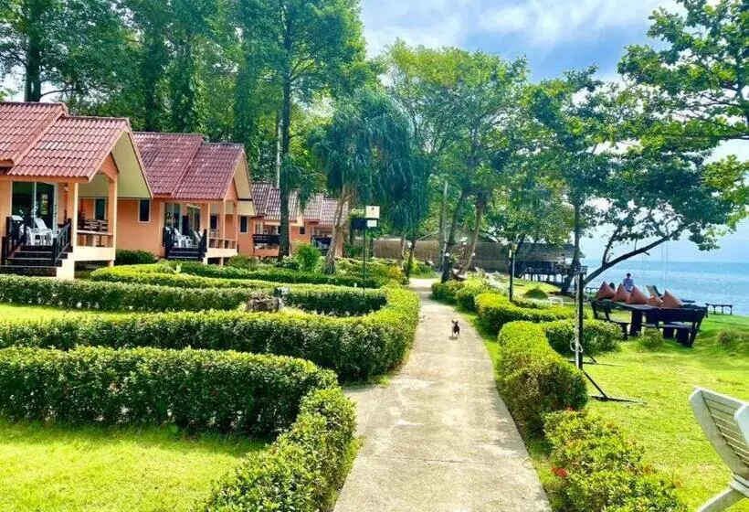 Hotelli Sea Flower Resort