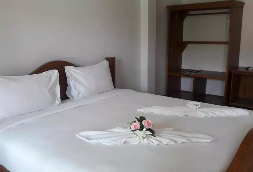 Hotelli Suksopha Resort