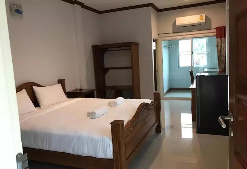 Hotelli Suksopha Resort