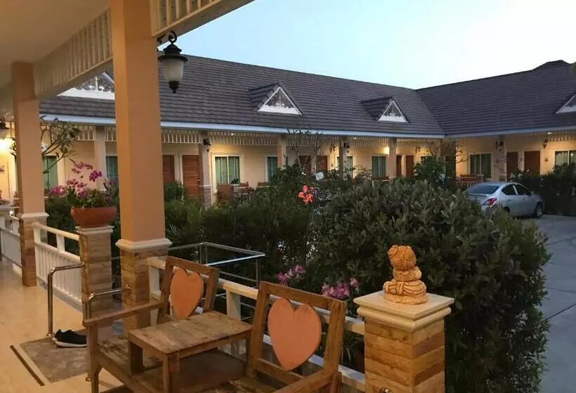 Hotelli Suksopha Resort