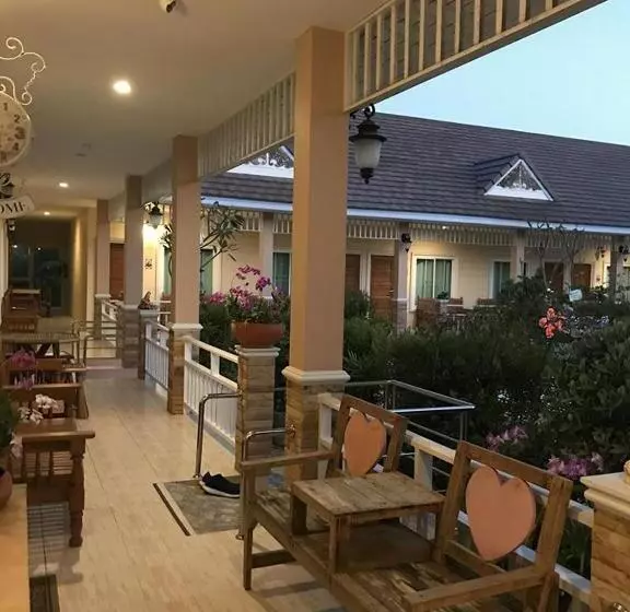 Hotelli Suksopha Resort