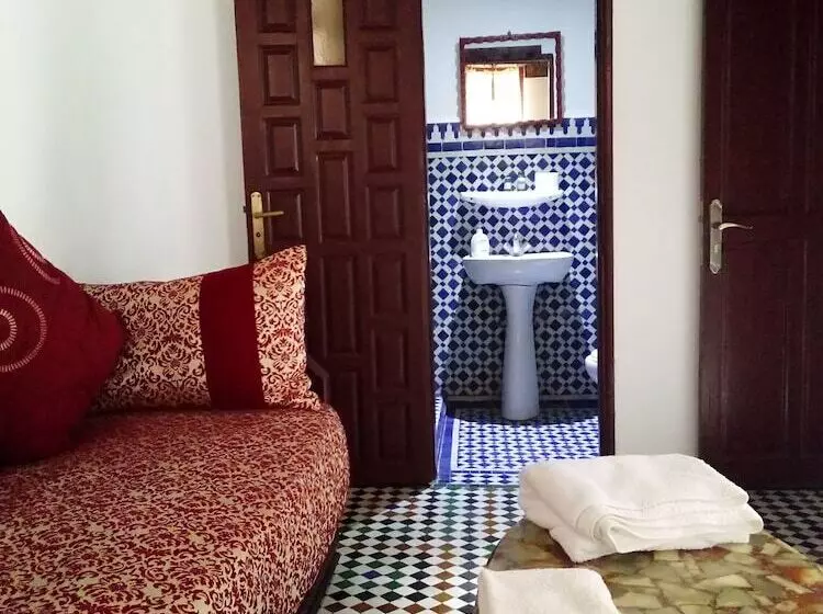 Riad Chao Mama Guesthouse   Hostel