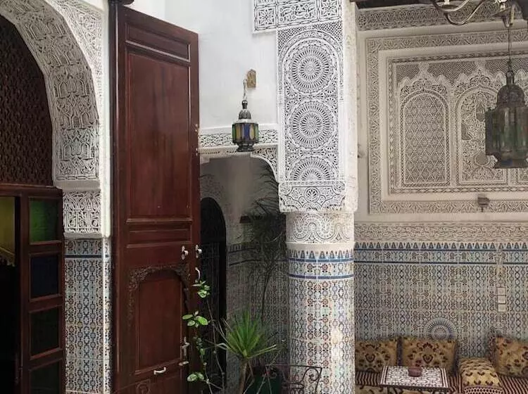 Riad Chao Mama Guesthouse   Hostel