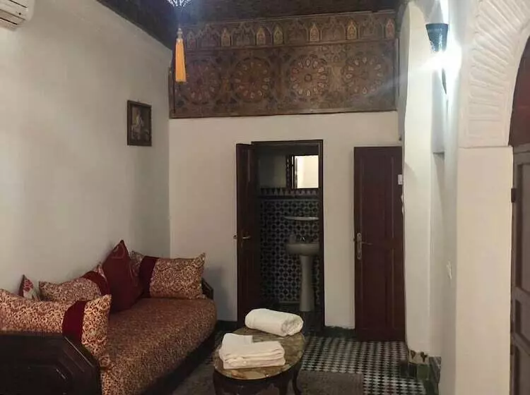 Riad Chao Mama Guesthouse   Hostel