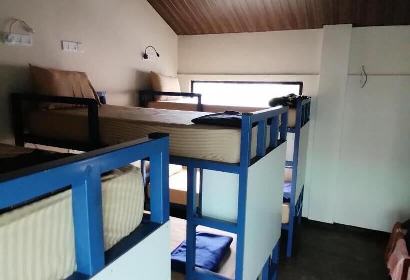 Pub Ceylon Hostel