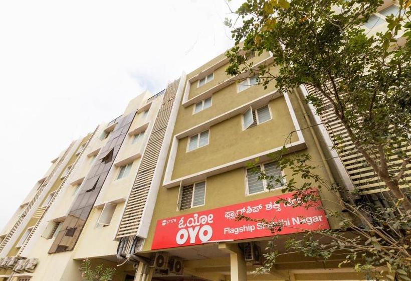 호텔 Oyo 69232 Sr Ankura Residency