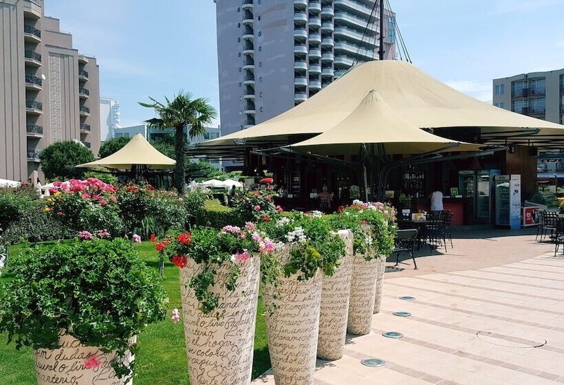 בית מלון כפרי Sandapart Royal Beach Apartments