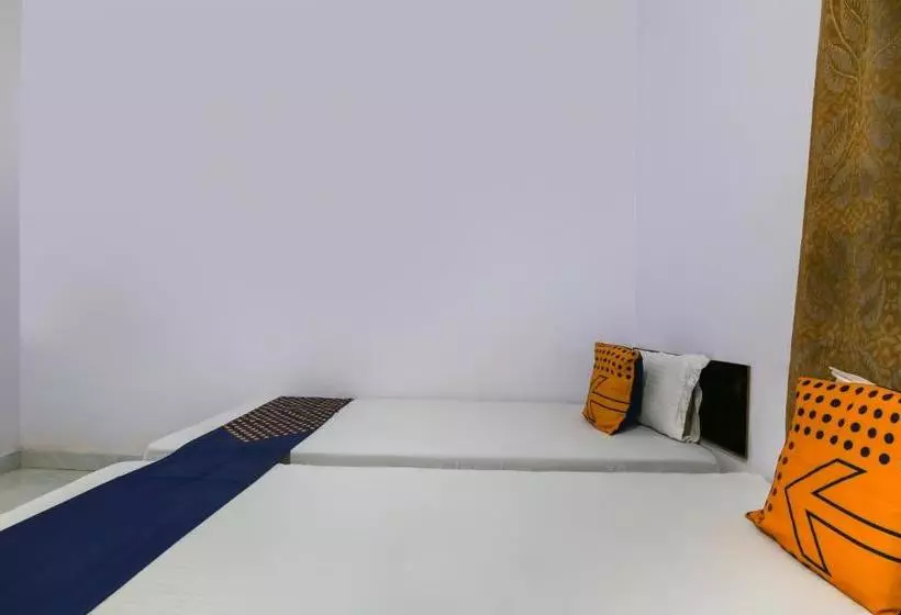 ホテル Spot On 43466 Sangeeta Palace