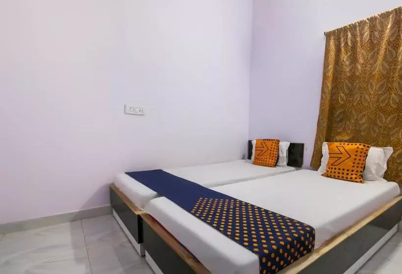 ホテル Spot On 43466 Sangeeta Palace