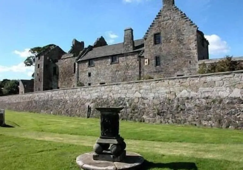 Aberdour Hotel, Stables Rooms & Beer Garden
