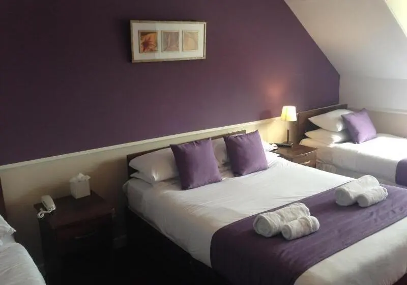 Aberdour Hotel, Stables Rooms & Beer Garden