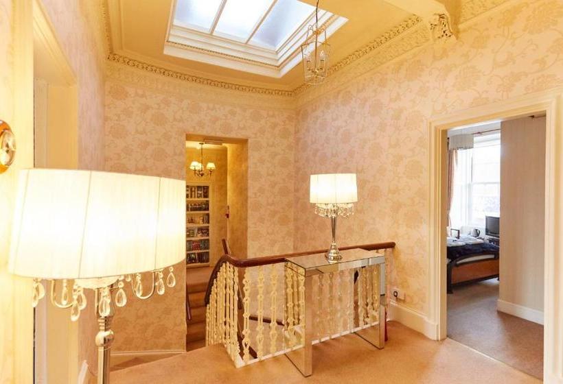 Hotelli The Coppice House