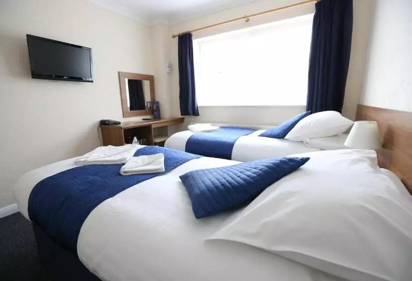 Corner House Hotel Gatwick With Bookable Holiday Parking