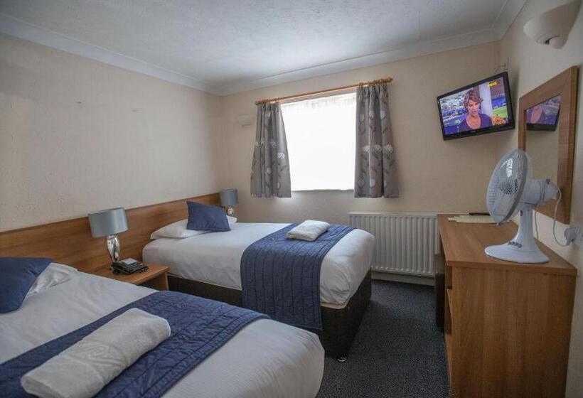 Corner House Hotel Gatwick With Bookable Holiday Parking