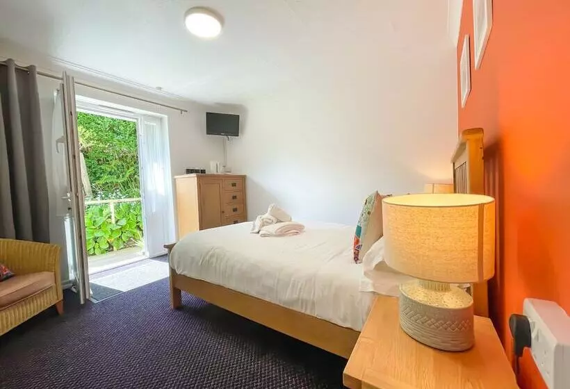 Отель Driftwood Spars