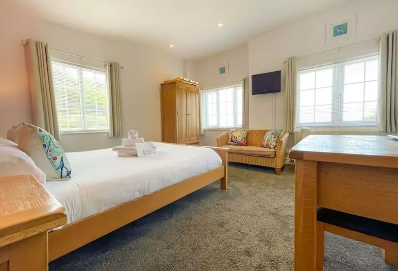 Отель Driftwood Spars