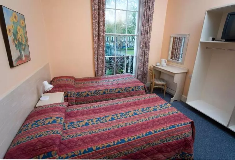 בית מלון כפרי Macdonald