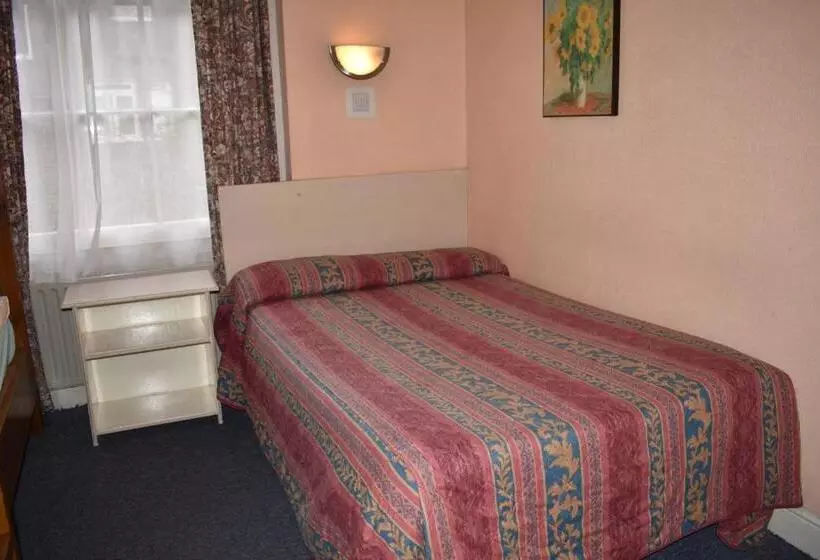 בית מלון כפרי Macdonald