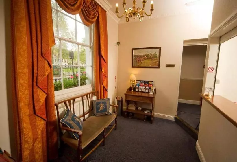 בית מלון כפרי Macdonald