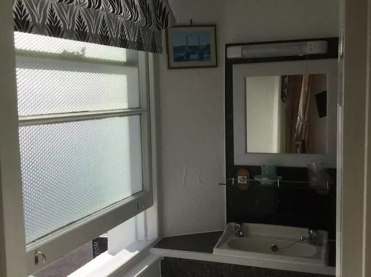 酒店 Newburgh Guesthouse