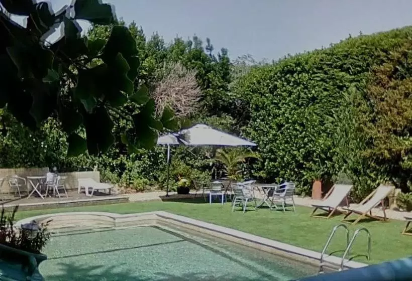 Отель Oaklands House  Adults Only