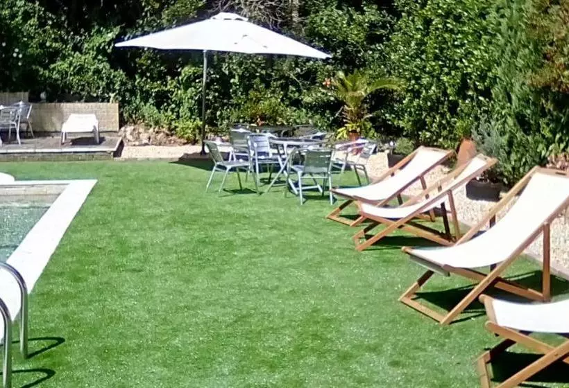 Отель Oaklands House Adults Only