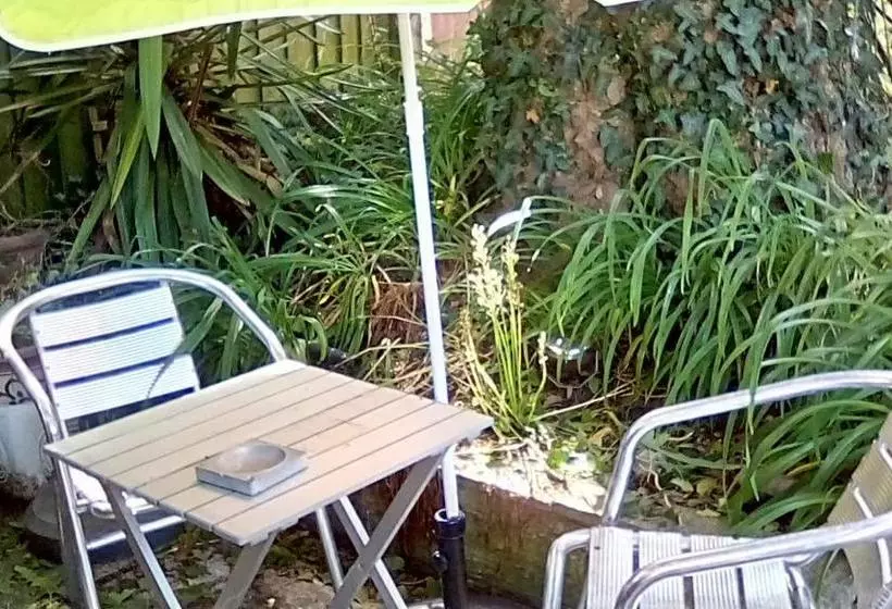 Отель Oaklands House Adults Only