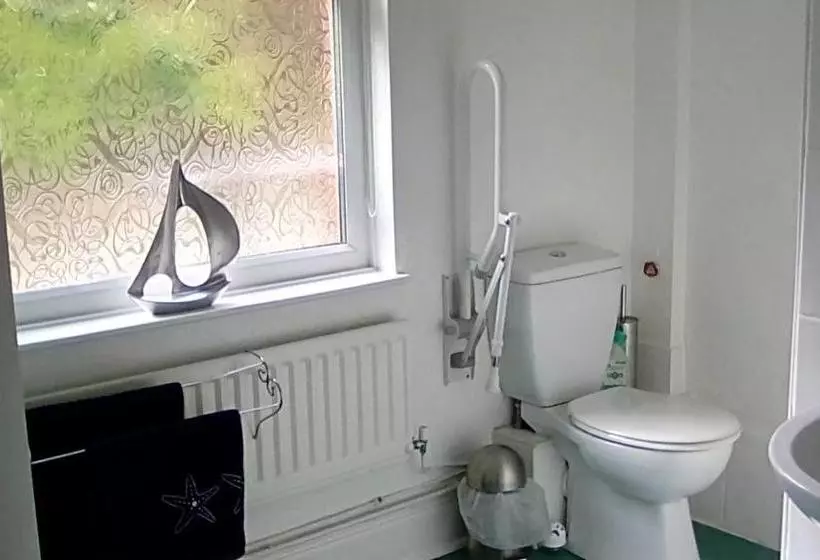 Отель Oaklands House  Adults Only