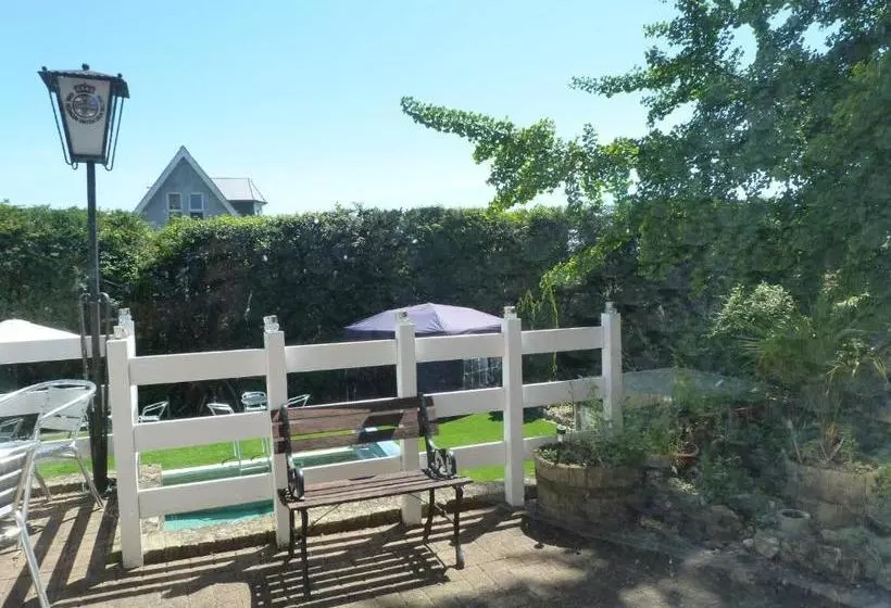 Отель Oaklands House Adults Only