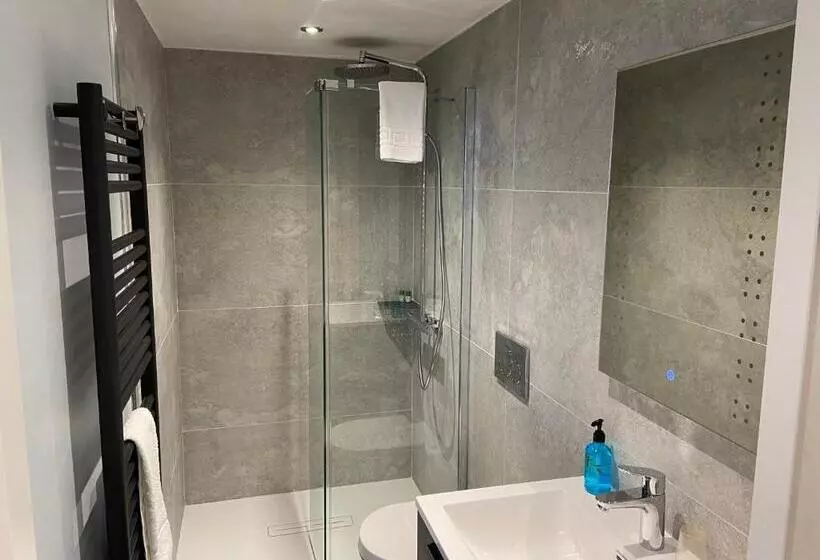 فندق The Shelbourne   Exclusivley For Adults