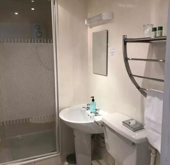 فندق The Shelbourne   Exclusivley For Adults