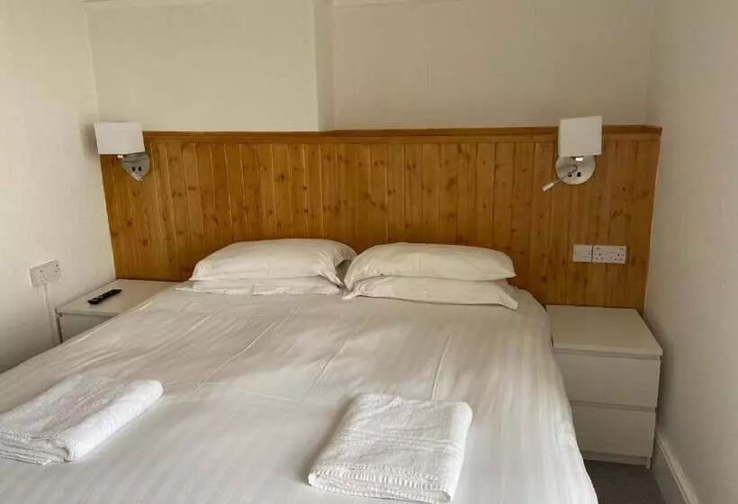 فندق The Shelbourne   Exclusivley For Adults