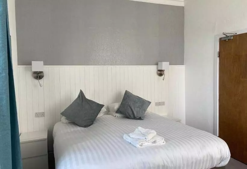 فندق The Shelbourne   Exclusivley For Adults