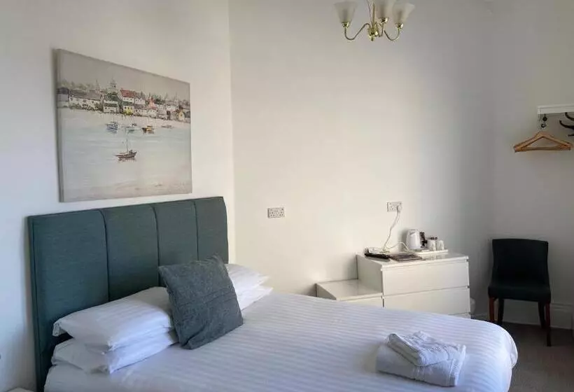 فندق The Shelbourne   Exclusivley For Adults