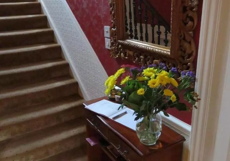 酒店 West End Guest House